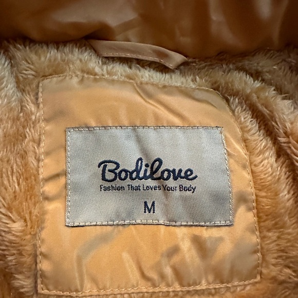 BodiLove Women's Winter Quilted Puffer Jacket with Removable Faux Fur Size Small - Picture 6 of 9